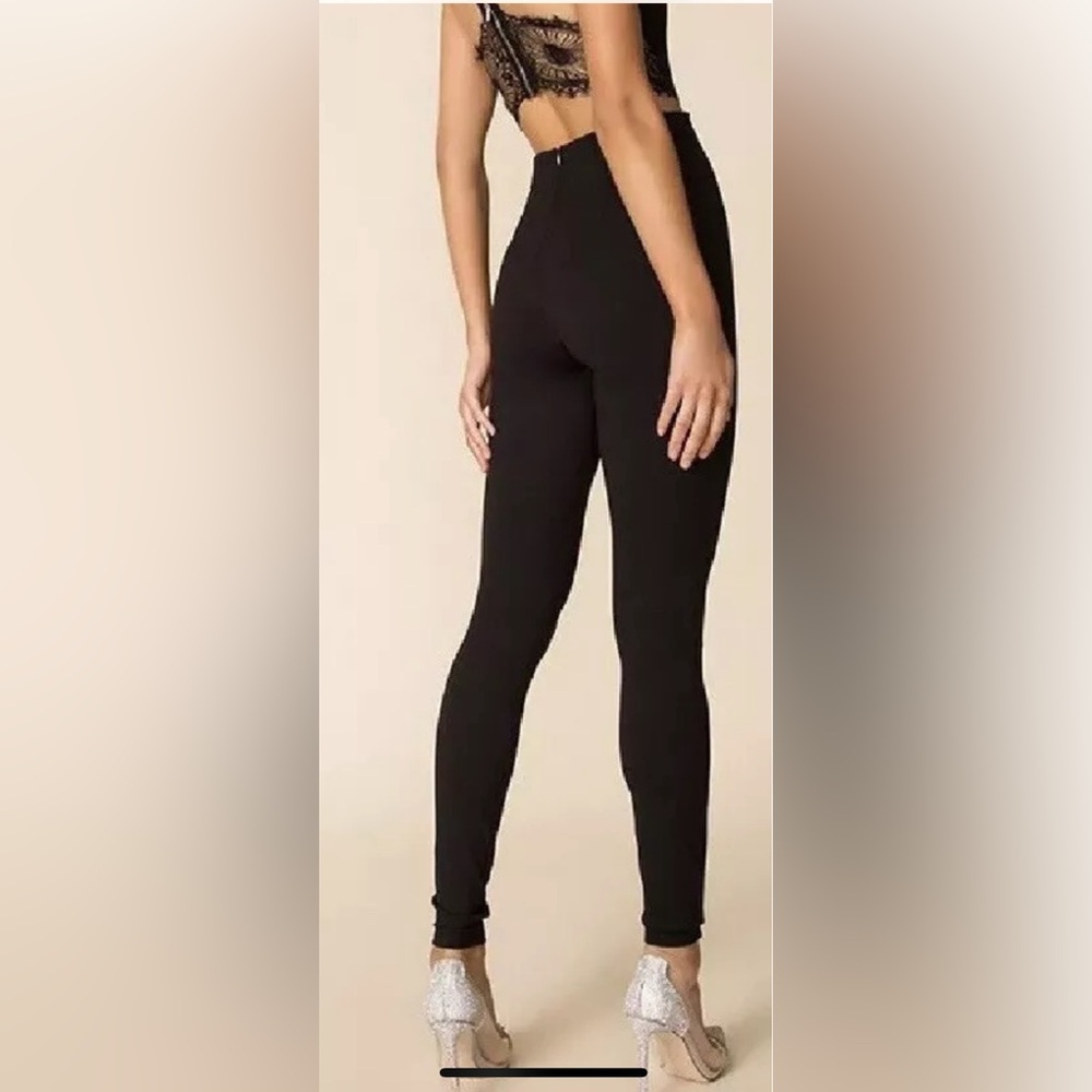 Belinda Jumpsuit
superdown
Size: XXS - Picture 2 of 3